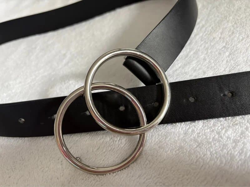 ASOS Women’s asos faux leather black belt size small