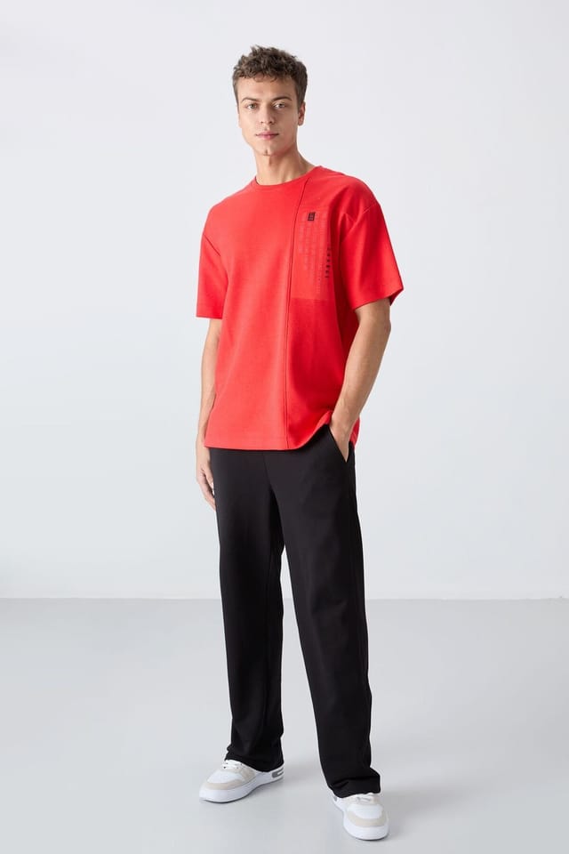 Tommy Life Tommy Life Men's Oversized Printed Crew Neck T-shirt in Red - 2