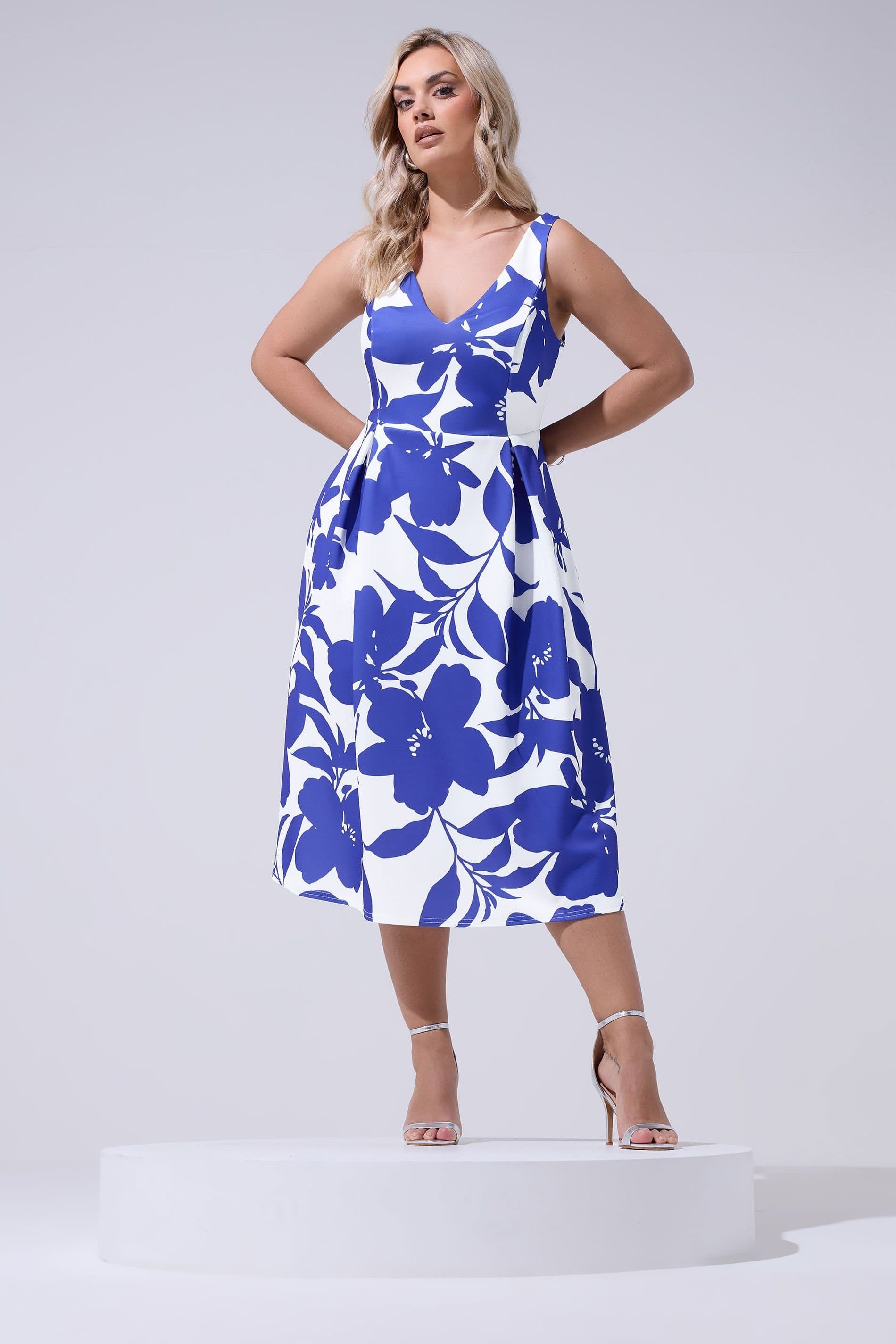 Yours Yours Women's Floral V-Neck Skater Dress