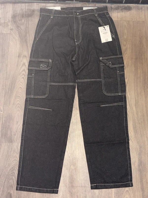 Bershka Bershka baggy cargo pants in black