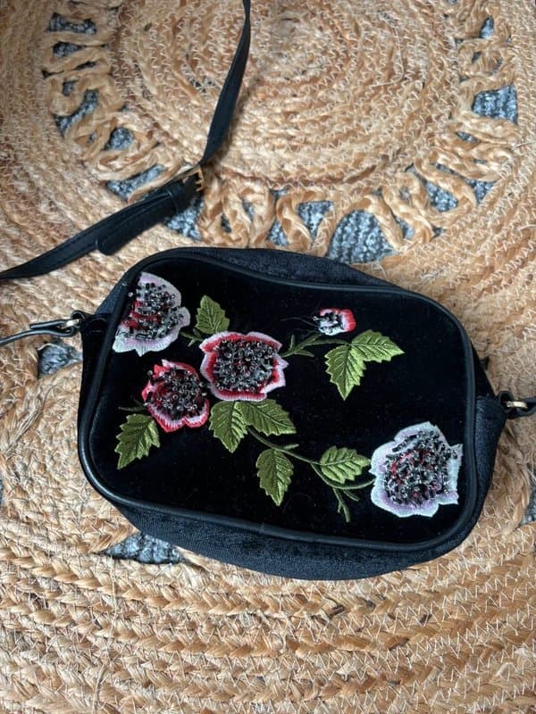 Topshop Topshop Black Velvet Beaded Flower Box Handbag