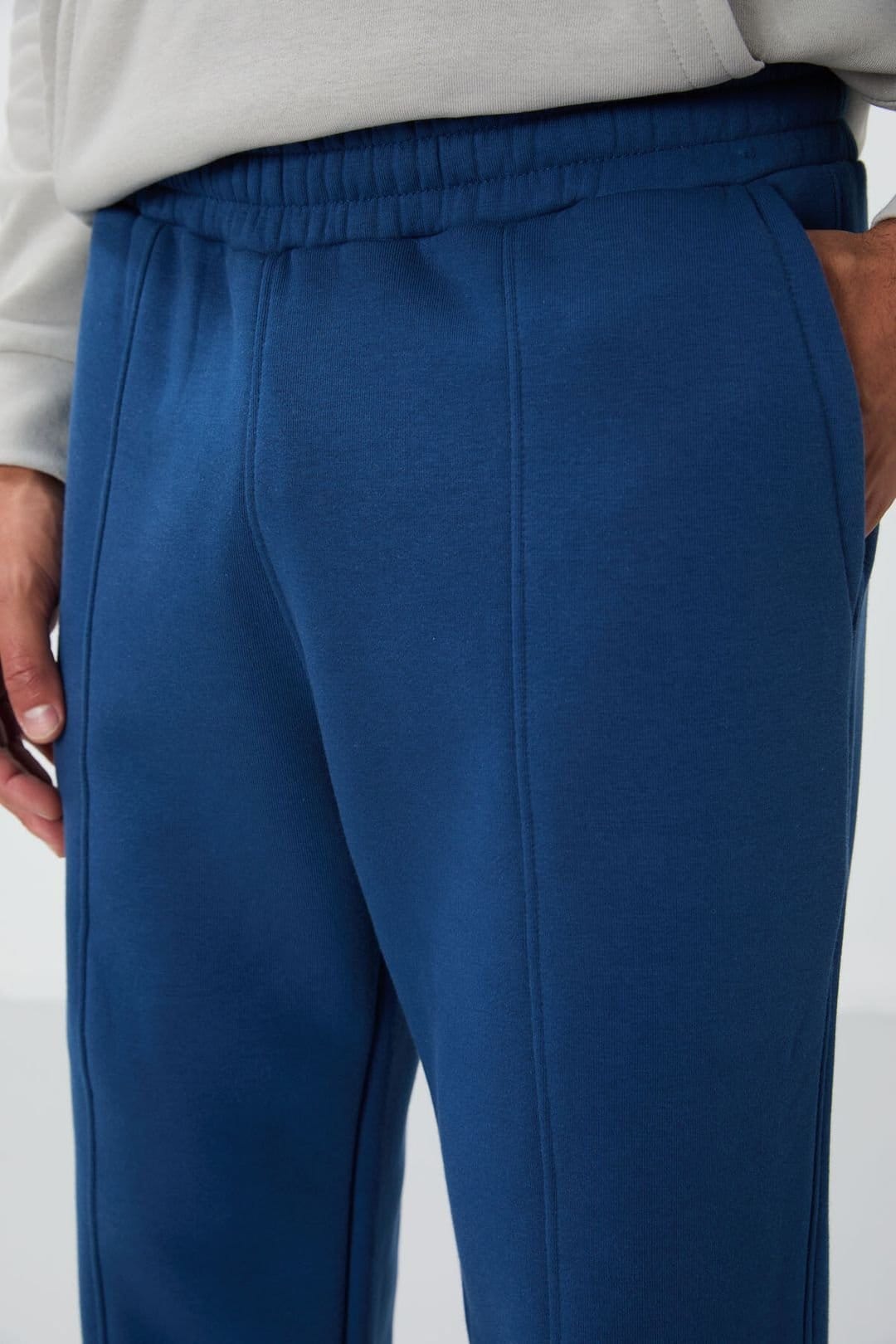 Tommy Life Tommy Life Men's Regular Fit Cotton-Polyester Sweatpants in Blue - 4
