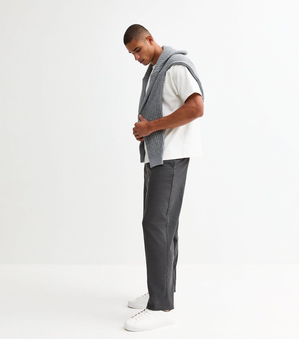 New Look Men's Dark Grey Relaxed Pleated Tailored Trousers