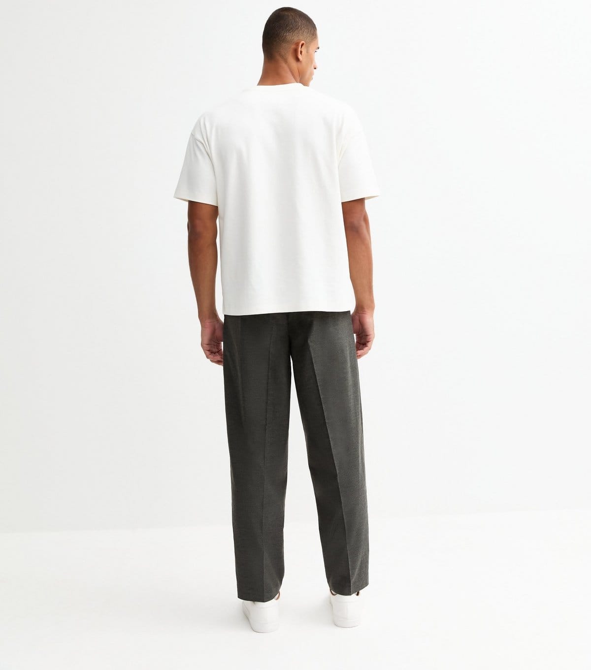 New Look Men's Dark Grey Relaxed Pleated Tailored Trousers New Look - 4