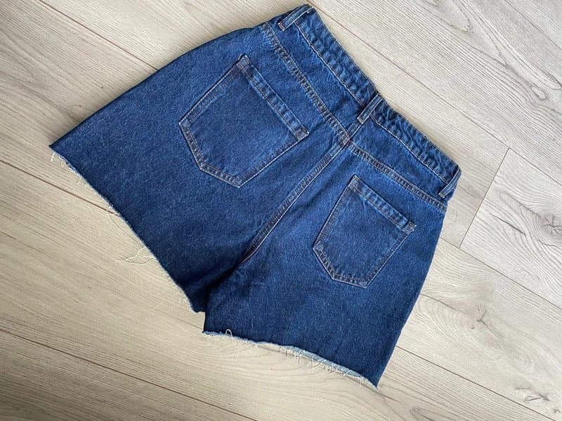 PrettyLittleThing Denim jean shorts
