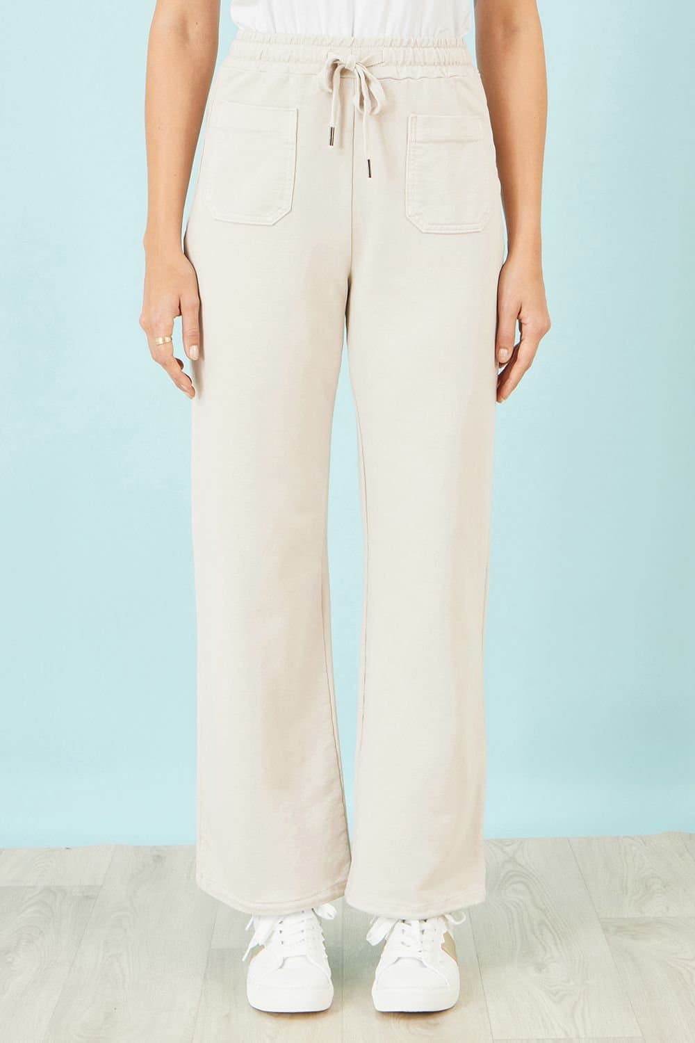 Yumi Yumi Women's Cream Relaxed Stretch Wide Leg Trousers With Pockets in Beige