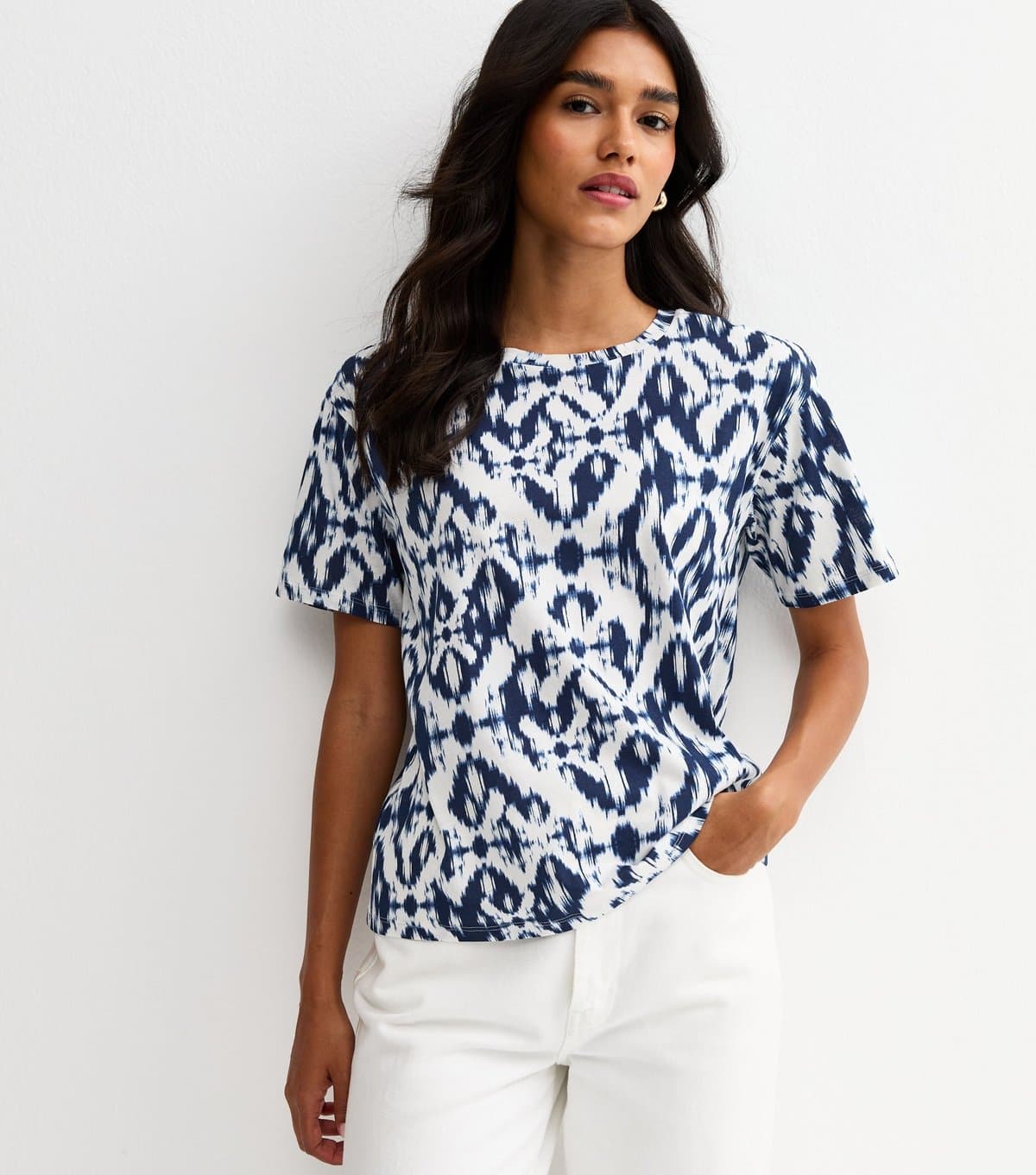 New Look Women's Navy Abstract Pattern Short T-Shirt New Look
