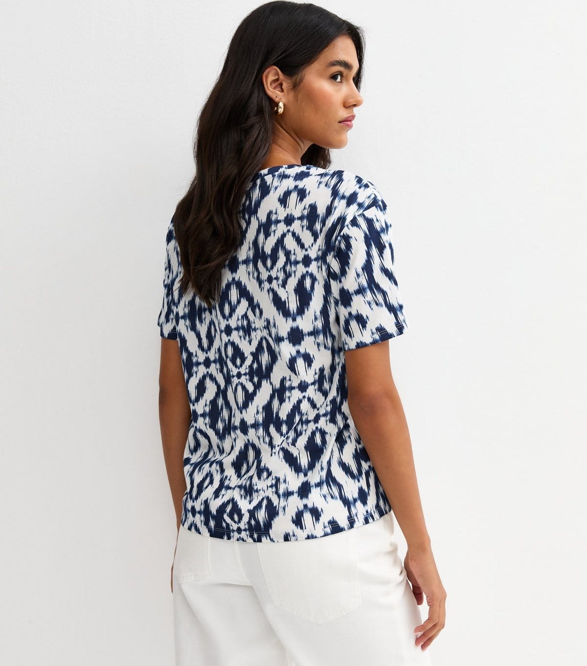 New Look Women's Navy Abstract Pattern Short T-Shirt New Look - 4