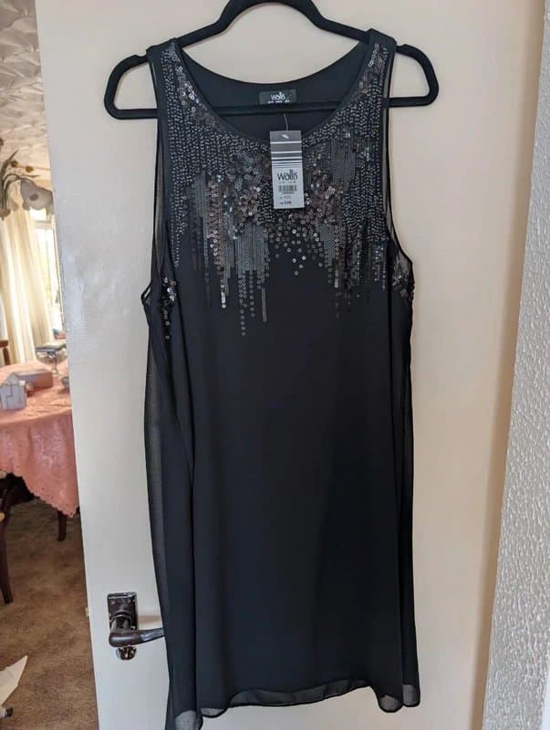 Wallis Sequinned stylish black dress