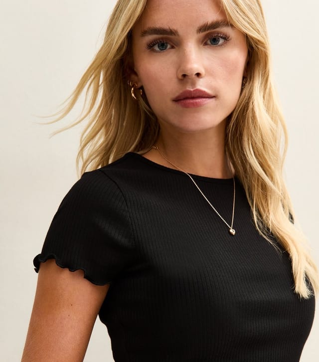 New Look Women's Petite Black Frilly Trimmed T-Shirt New Look - 2