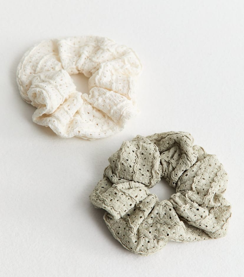 New Look Pack of 2 Green and White Crochet Scrunchies New Look - 1