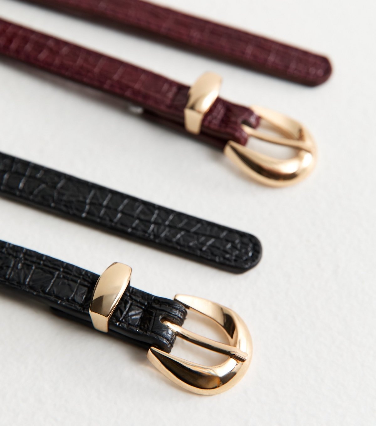 New Look Pack of 2 Black and Burgundy Croc Embossed Crescent Belts New Look - 3