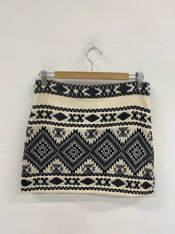 Topshop Topshop Stylish Cream & Black Aztec Pattern Mini Skirt UK 8 AG006