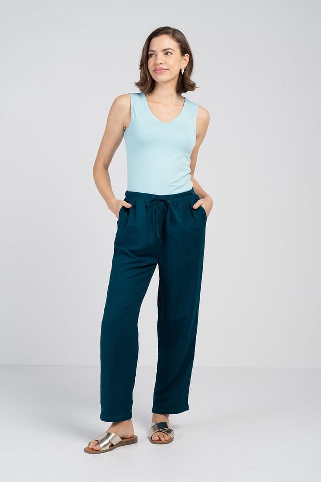 Kettlewell Kettlewell Women's Tapered Linen Blend Trousers in Mid Navy - 3