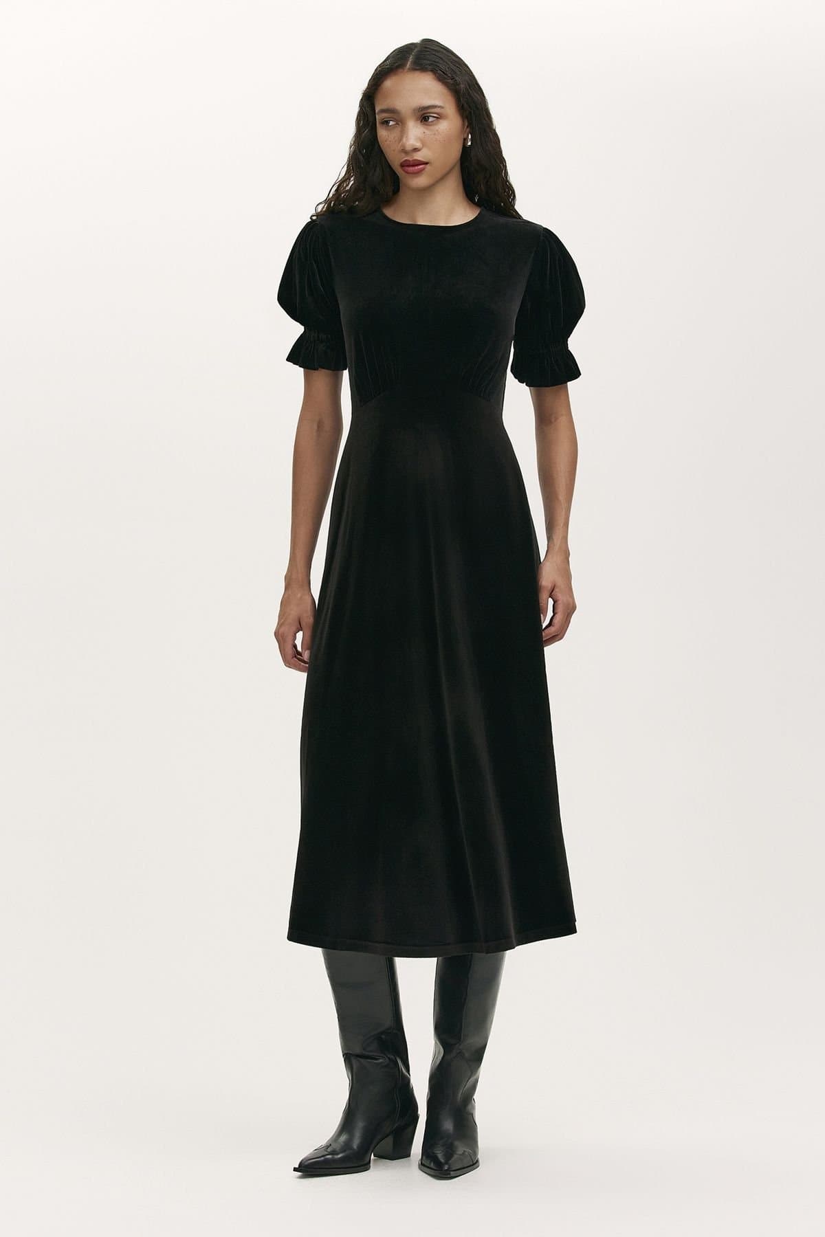Finery London Finery London Women's Mela Velvet Midi Tea Dress in True Black