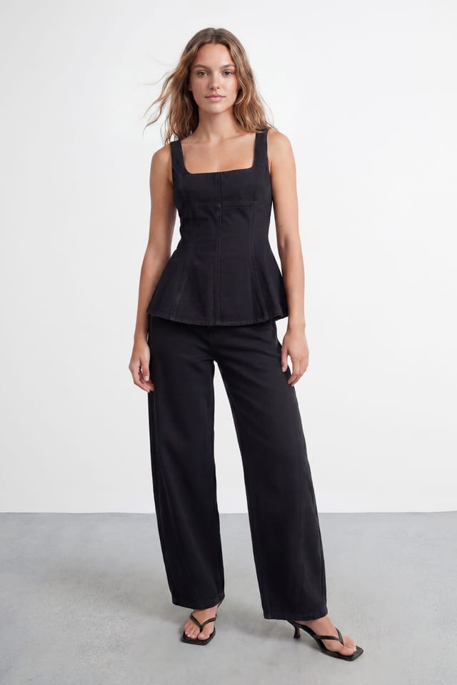 Warehouse Warehouse Women's Mid Rise Seam Detail Barrel Leg Jean in Washed Black - 3
