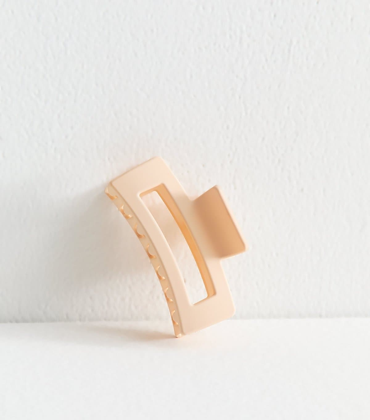 New Look Cream Matte Rectangle Bulldog Hair Claw Clip New Look