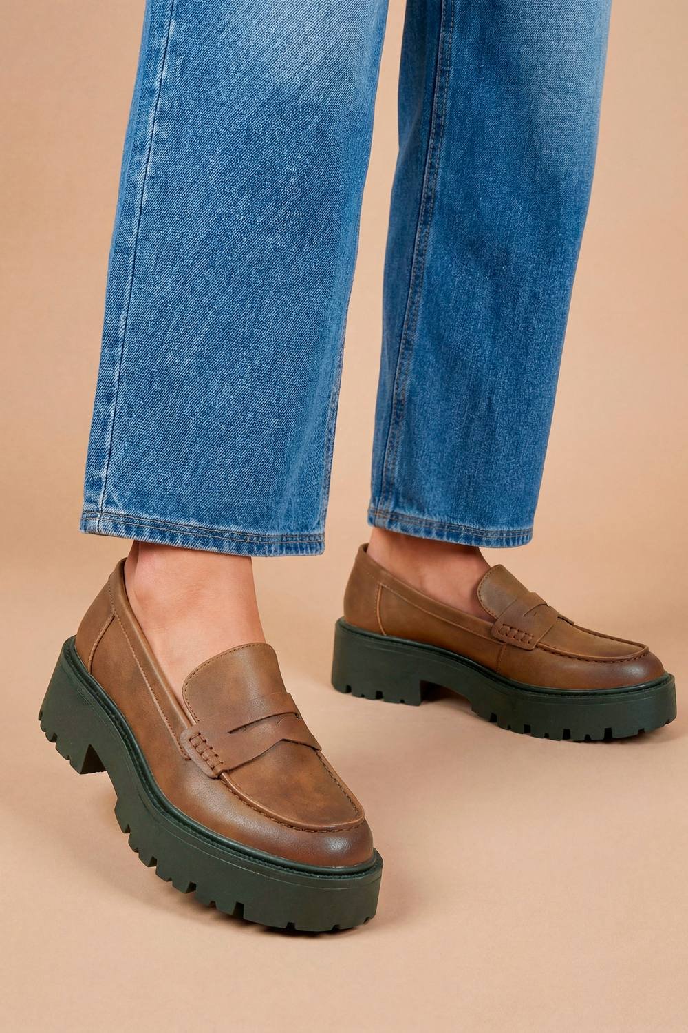 Faith Faith Women's : Thea Faux Leather Chunky Loafers in Dark Tan - 2