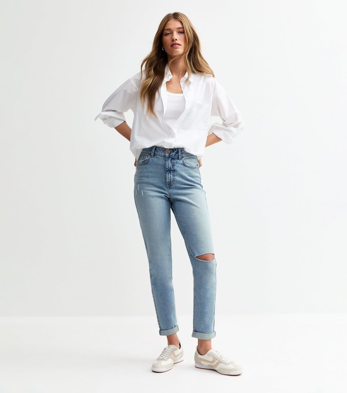 New Look Women's Blue Tori Ripped Knee Tapered Leg Mom Jeans New Look