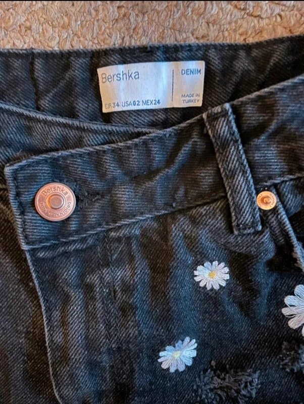 Bershka Bershka Denim embroidered shorts size 34 UK 4