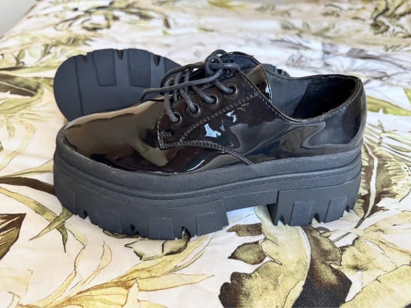 ASOS Design ASOS design black chunky platform shoes – size 6 brand new