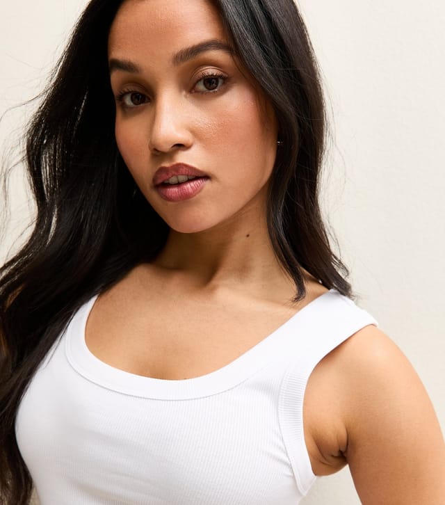 New Look Women's Petite White Ribbed Scoop Neck Tank Top New Look - 2