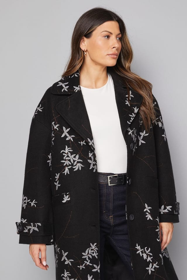 Wallis Wallis Women's Floral Three Button Collared Coat in Black - 2