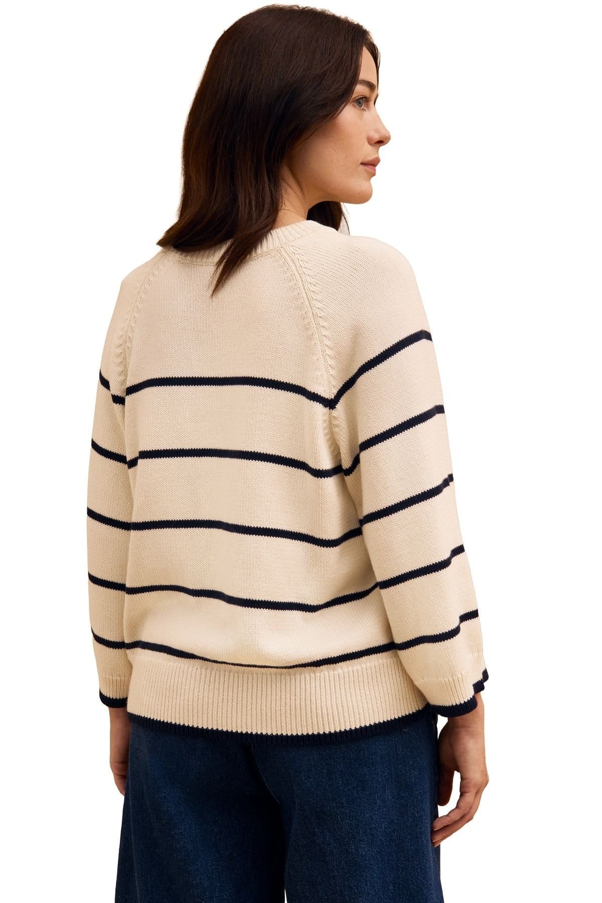 Celtic & Co Celtic & Co Women's Raglan Crop Sleeve Crew Sweater in Cream - 4