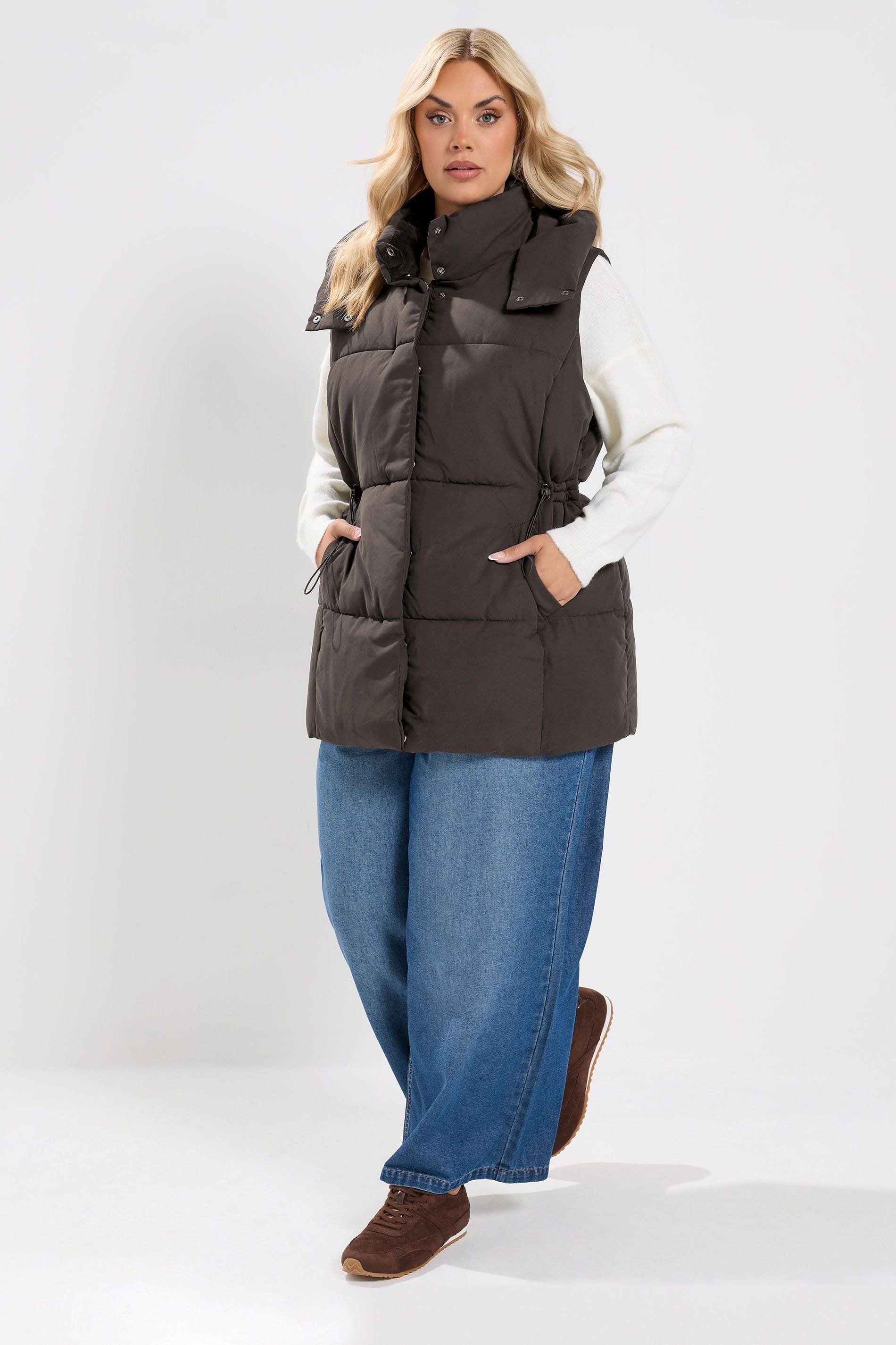 Yours Yours Women's Short Padded Gilet in Chocolate - 4