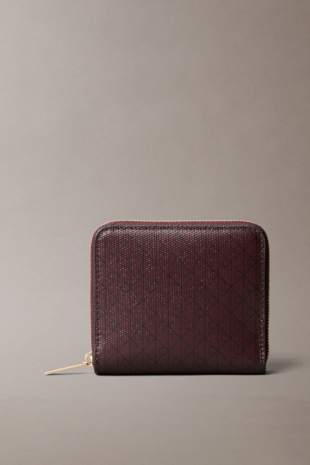 Calvin Klein Calvin Klein Women's Aop Square Zip Around Fudge Aop in Brown