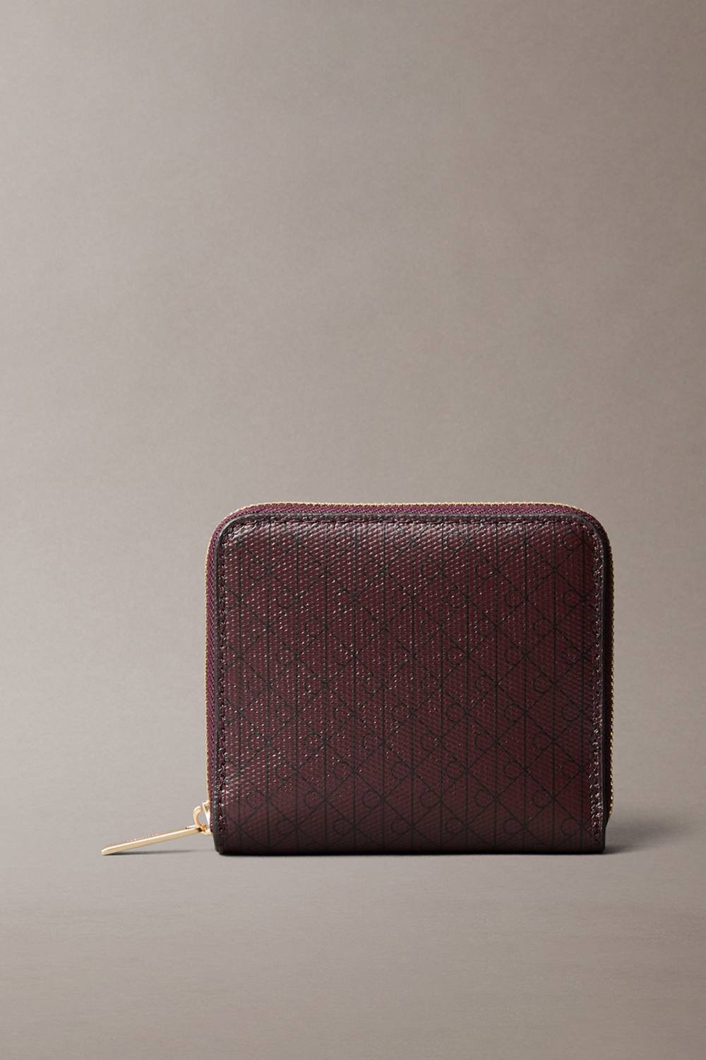 Calvin Klein Calvin Klein Women's Aop Square Zip Around Fudge Aop in Brown - 2