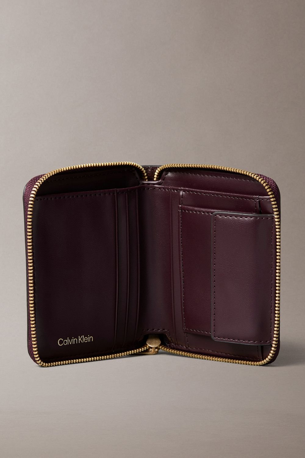 Calvin Klein Calvin Klein Women's Aop Square Zip Around Fudge Aop in Brown - 3