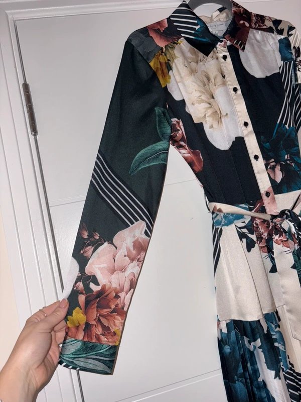 Never Fully Dressed Never Fully Dressed Green Ivory Floral Long Sleeve Pleated Midi Dress Size S Winter wedding - 1