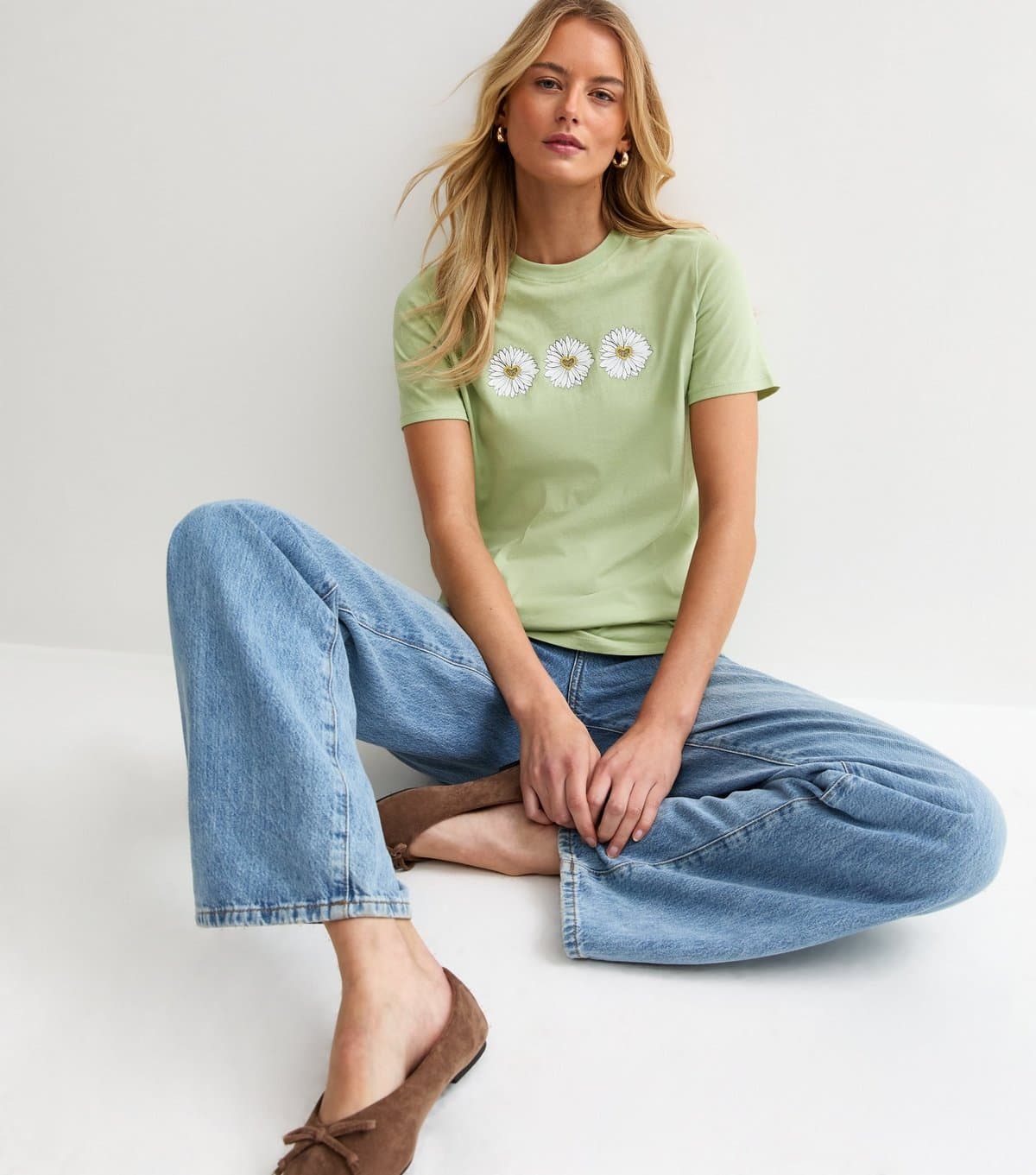 New Look Women's Tall Green Daisy Print T-Shirt New Look