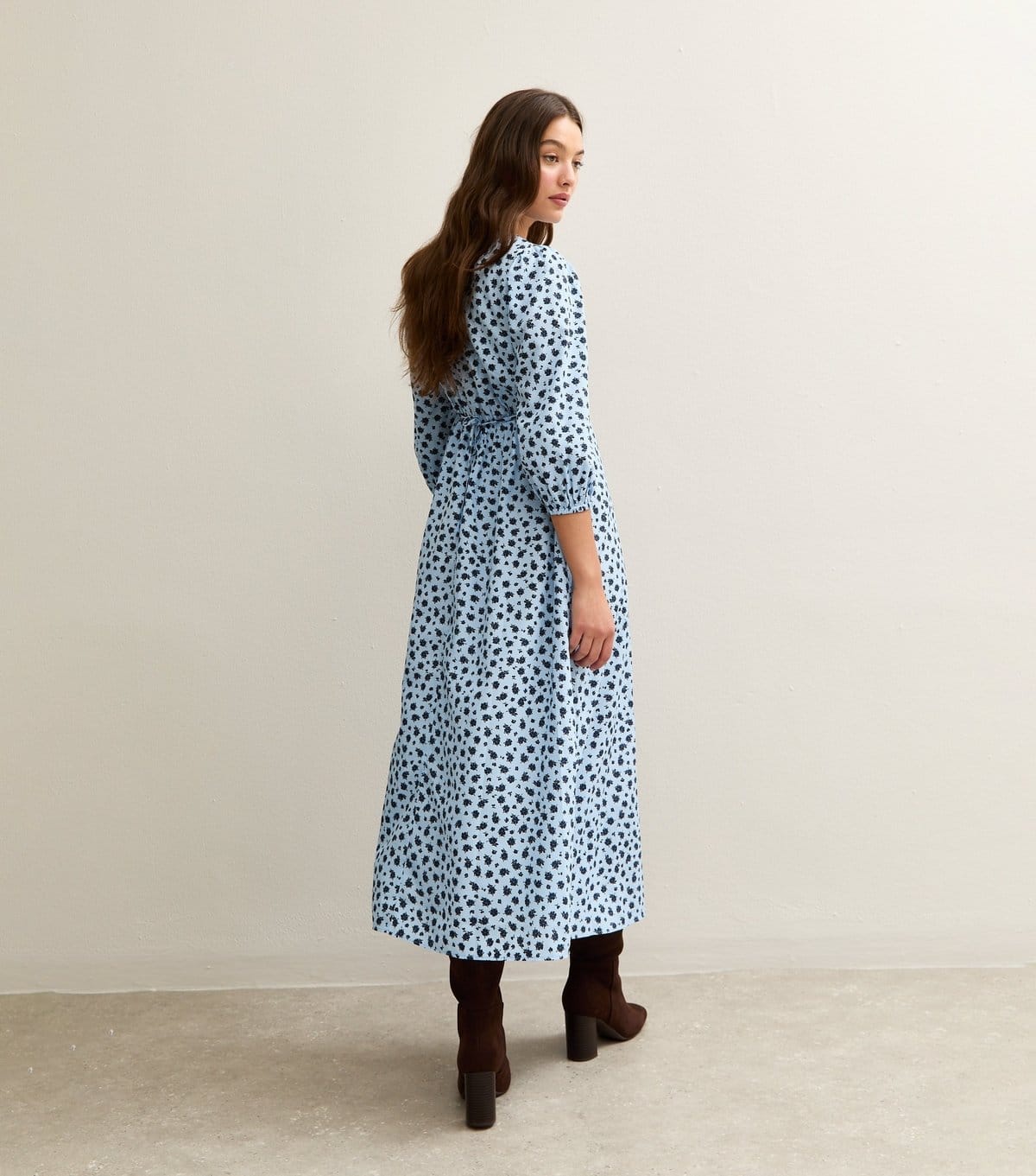 New Look Women's Light Blue Ditsy Floral Print Tie Neck Midi Dress New Look - 4
