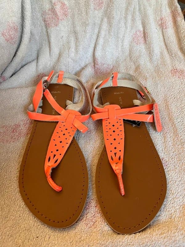 New Look BNWT wide fit sandals size 6 real leather