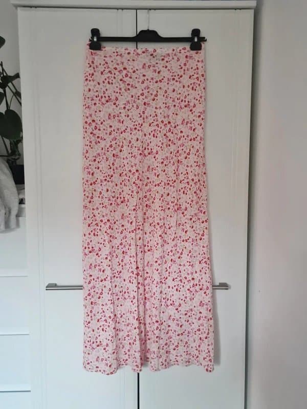 New Look New look pink and white Floral maxi skirt