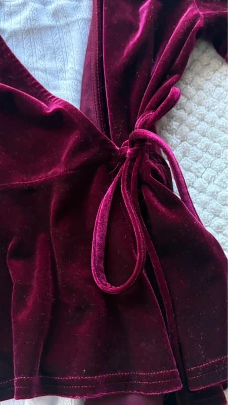 New Look Y2K vampire Red Velvet cross over top