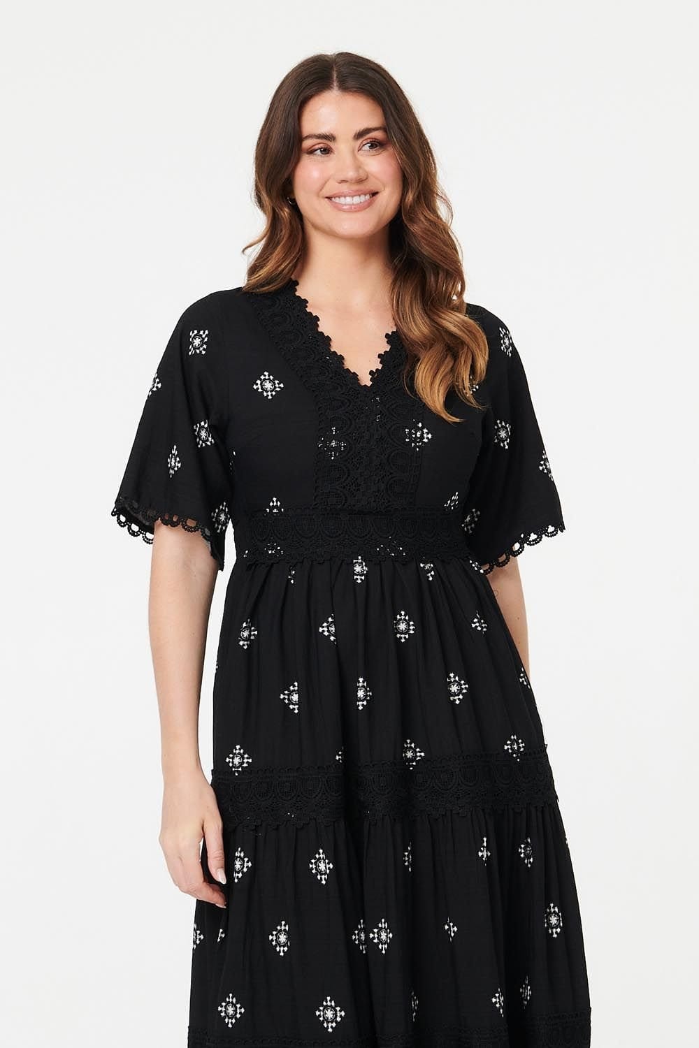 Izabel London Izabel London Women's Border Print 1/2 Sleeve Maxi Dress in Black - 4
