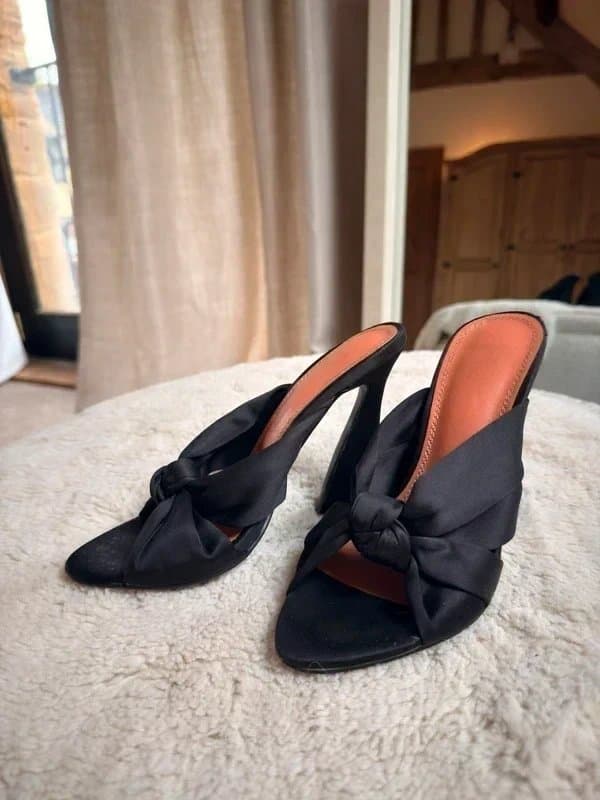 Oh Polly oh polly satin mule heels black