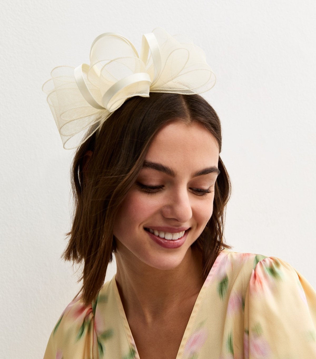 New Look Cream Bow Appliqued Mesh Fascinator New Look - 1