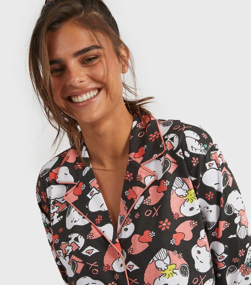 Skinnydip Women's Black Peanuts Snoopy Shirt and Trousers Pyjama Set Skinnydip New Look - 1