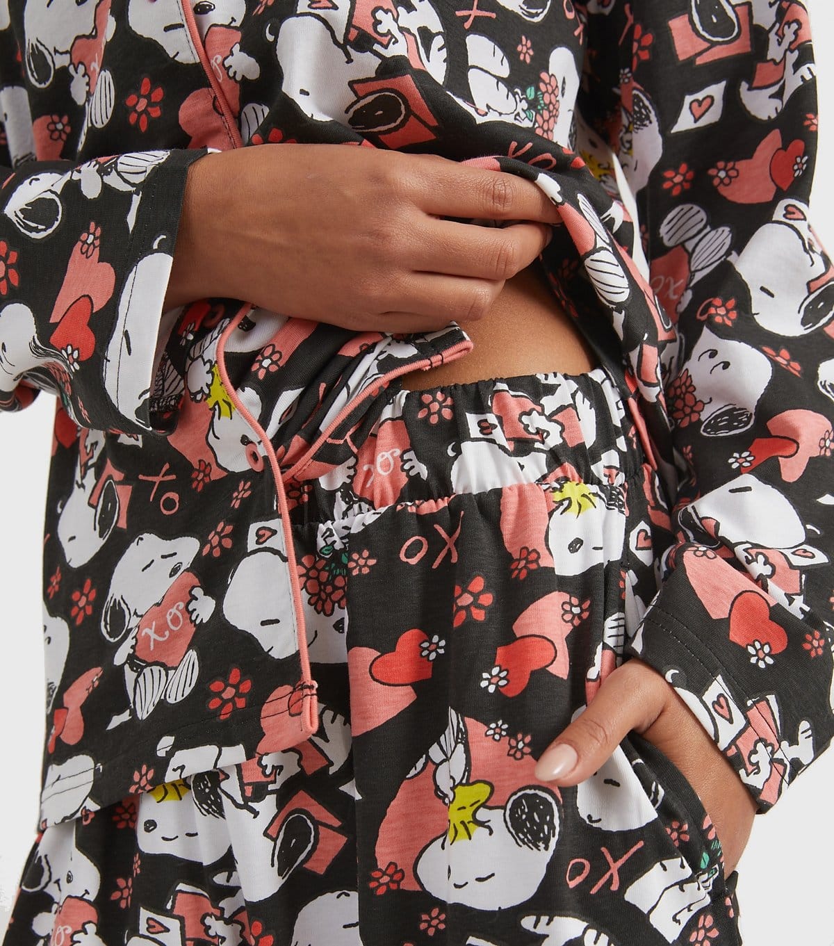Skinnydip Women's Black Peanuts Snoopy Shirt and Trousers Pyjama Set Skinnydip New Look - 4