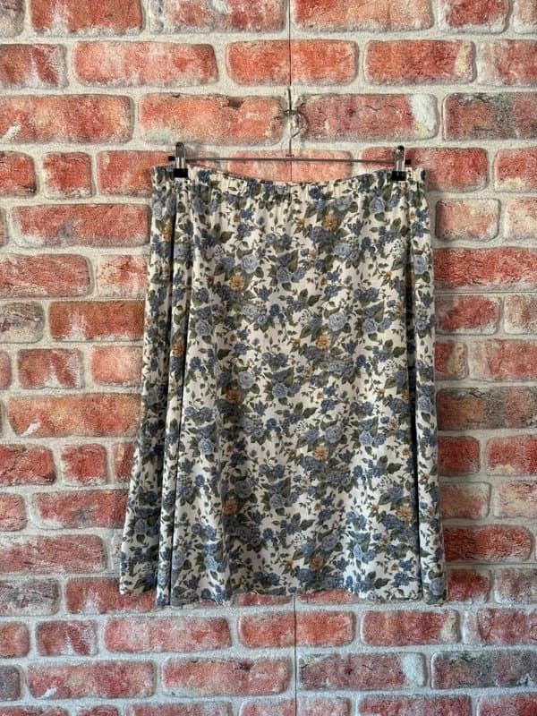 Vintage 90s Vintage Blue and Green Floral Midi skirt