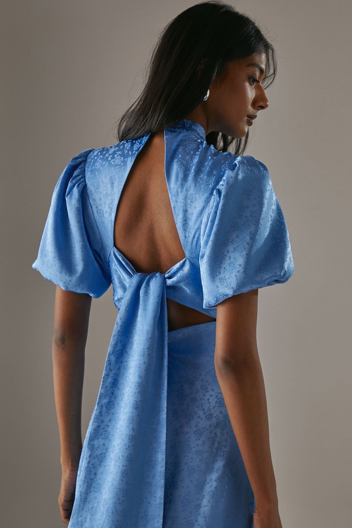 Warehouse Warehouse Women's Rose Satin Jacquard Puff Sleeve Tie Back Midi Dress in Blue - 2