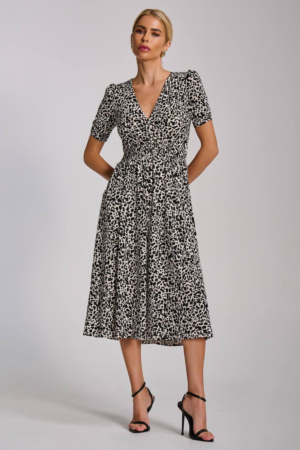 Jolie Moi Jolie Moi Women's Short Sleeve Printed Jersey Midi Dress in White - 4