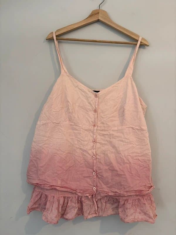Essence Essence ombré cami top - size 22
