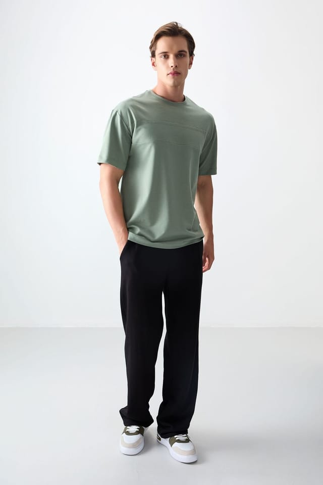 Tommy Life Tommy Life Men's Oversized Crew Neck T-Shirt in Green - 3