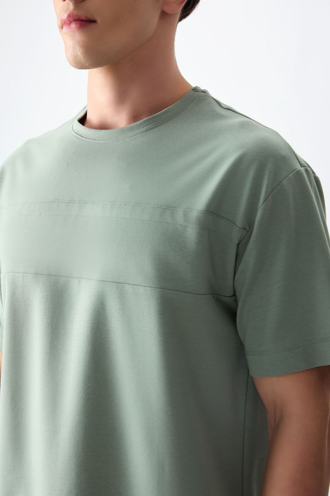Tommy Life Tommy Life Men's Oversized Crew Neck T-Shirt in Green - 4