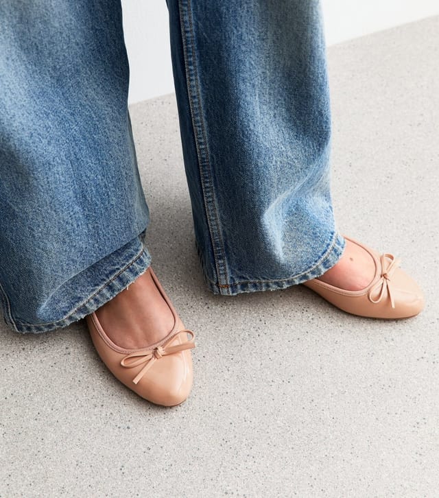 New Look Women's Oatmeal Patent Faux Leather Ballet Flats Vegan New Look - 2